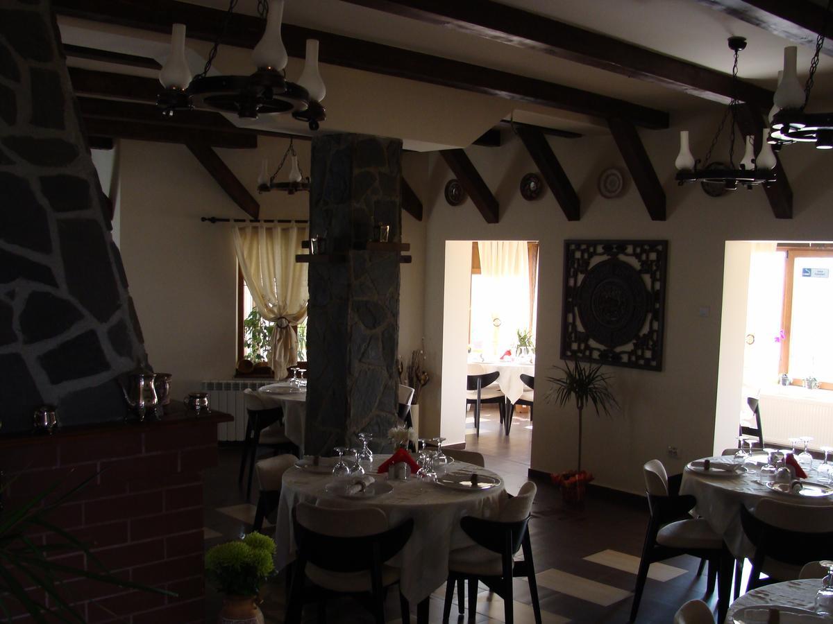Pensiunea Taverna Bucium Iasi Bagian luar foto