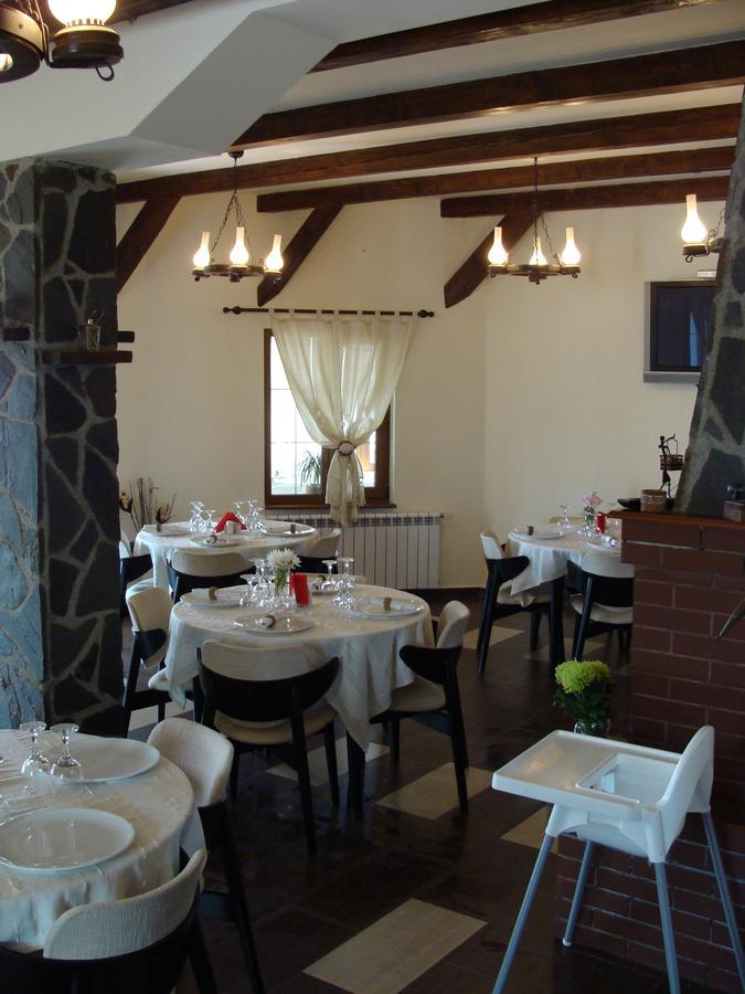 Pensiunea Taverna Bucium Iasi Bagian luar foto