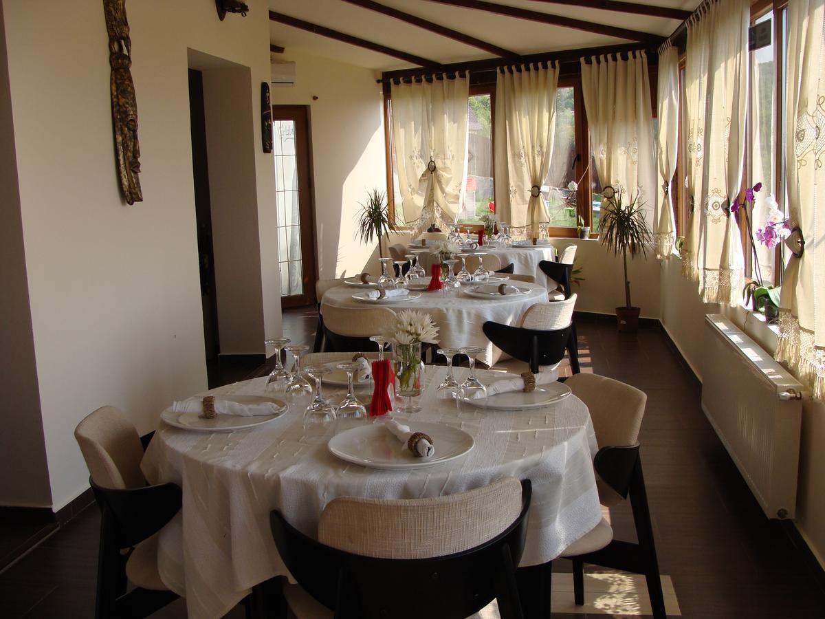 Pensiunea Taverna Bucium Iasi Bagian luar foto