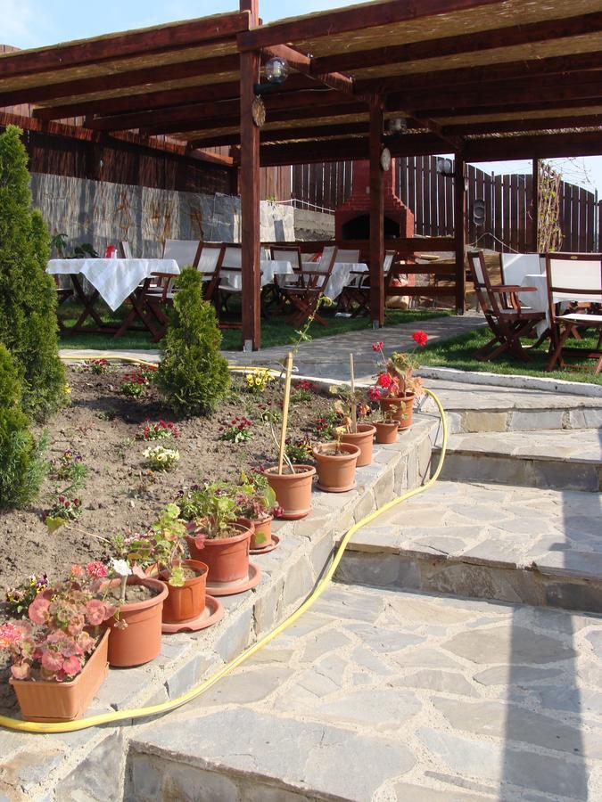 Pensiunea Taverna Bucium Iasi Bagian luar foto