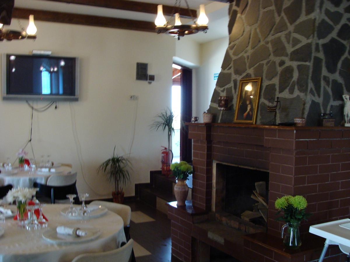 Pensiunea Taverna Bucium Iasi Bagian luar foto