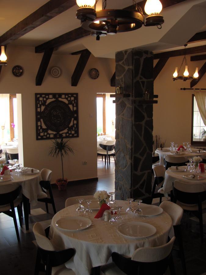 Pensiunea Taverna Bucium Iasi Bagian luar foto